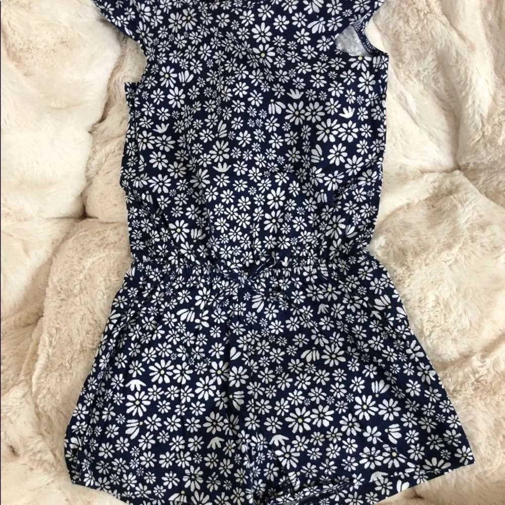 🌻 The Children’s Place Girl’s Floral romper size 3T